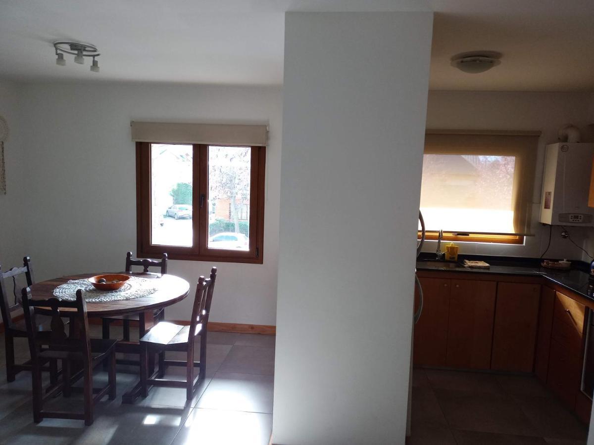 Comodo Departamento Centrico En San Martín de los Andes מראה חיצוני תמונה