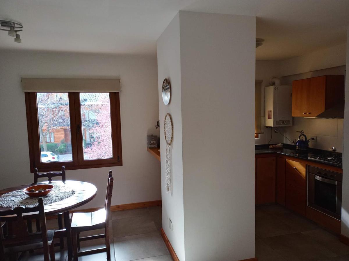 Comodo Departamento Centrico En San Martín de los Andes מראה חיצוני תמונה